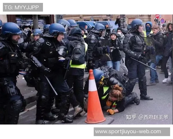 法国庆祝阿尔及利亚晋级引发骚乱巴黎政府紧急发出安全警告 法国庆祝阿尔及利亚晋级引发骚乱巴黎政府紧急发出安全警告